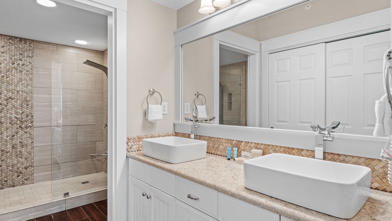 Photo of Bathroom in Baytowne Wharf