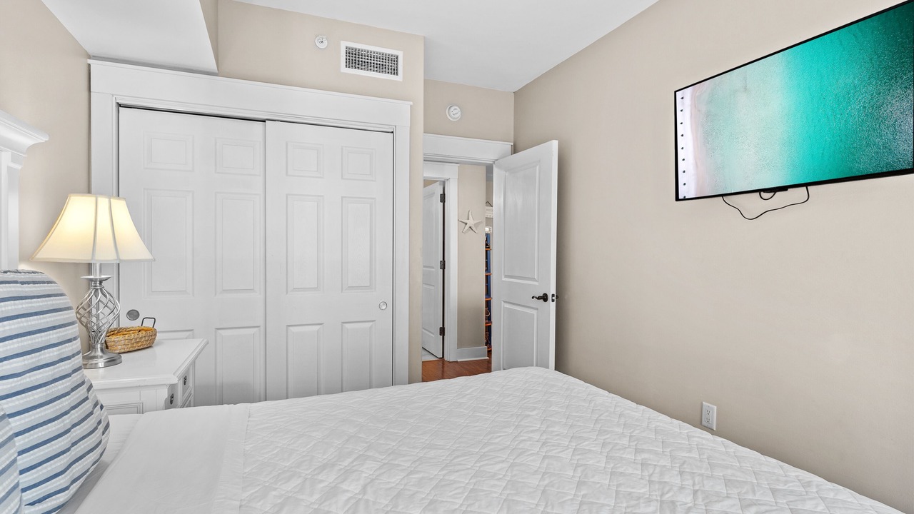 Photo of Bedroom in Baytowne Wharf
