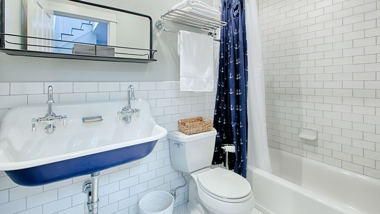 Photo of Bathroom in Dune Allen Beach