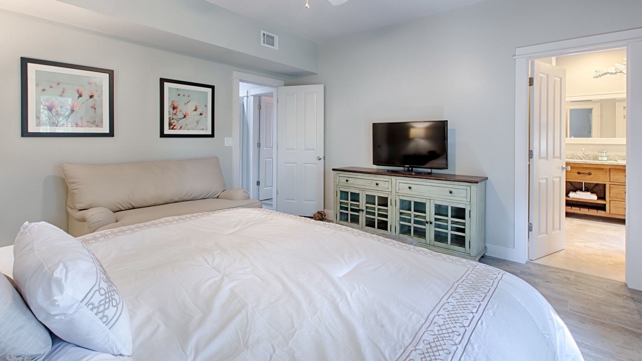 Photo of Bedroom in Dune Allen Beach