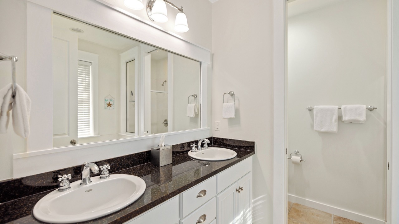 Photo of Bathroom in Laurel Grove