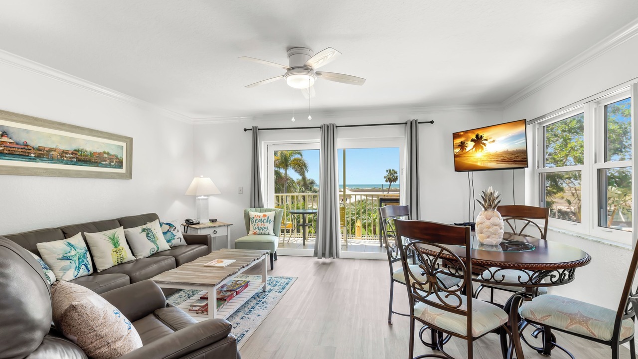 Photo of Livingroom in Treasure Island