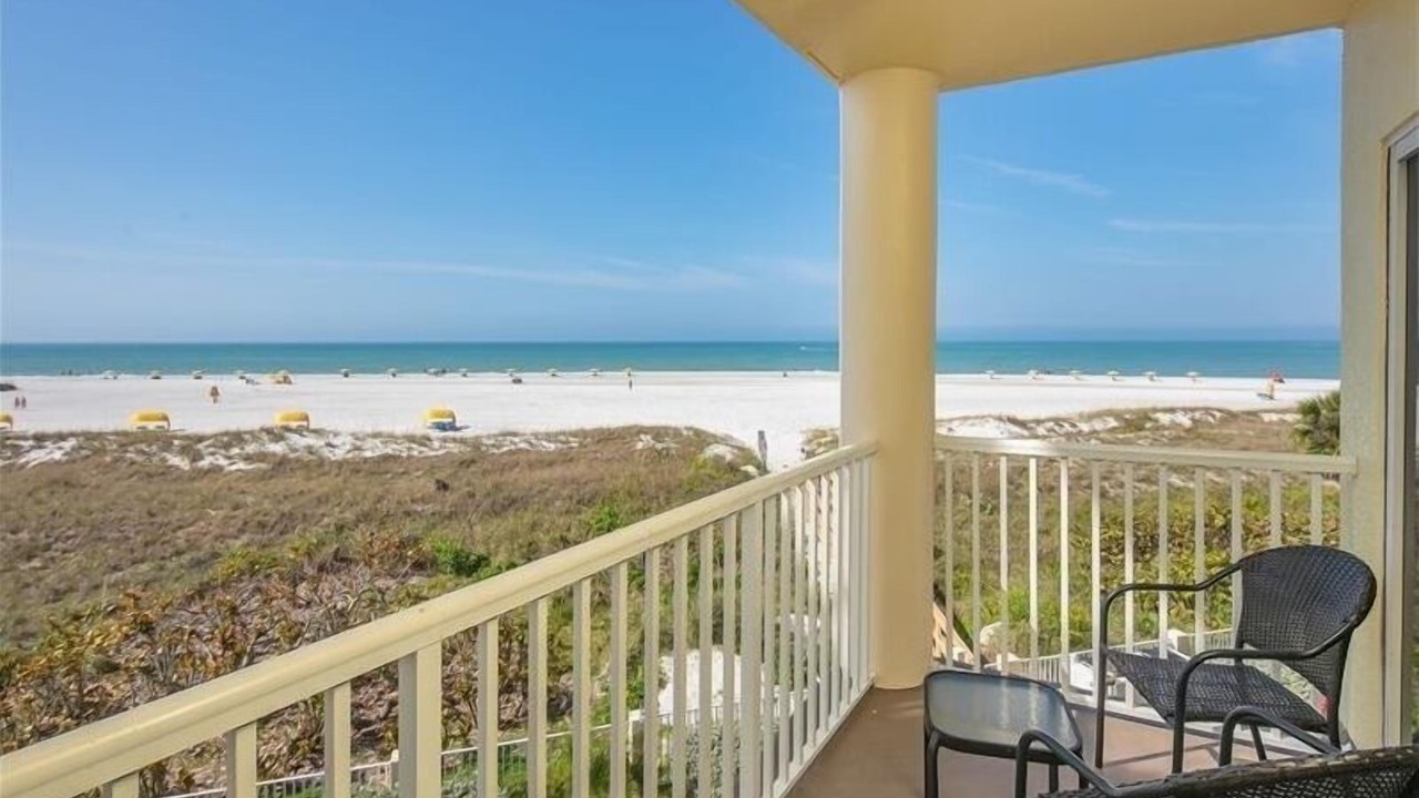 Photo of Patio Balcony in Treasure Island