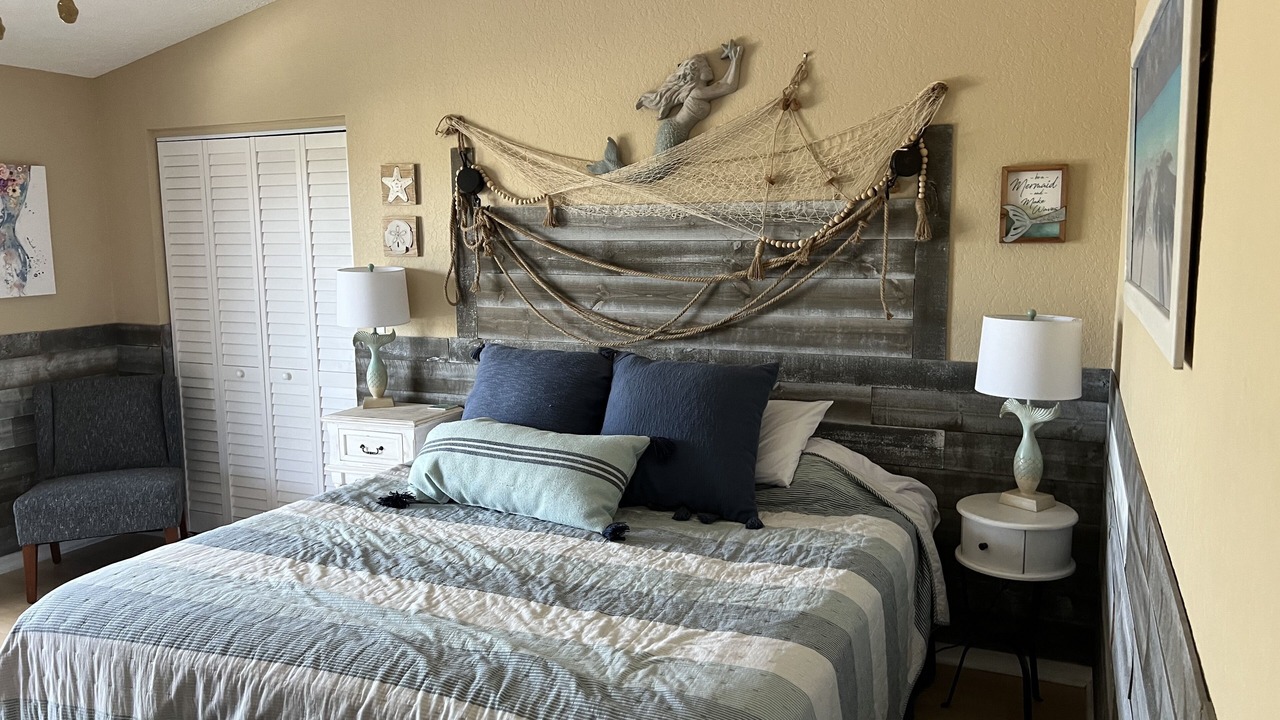 Photo of Bedroom in Weeki Wachee Gardens