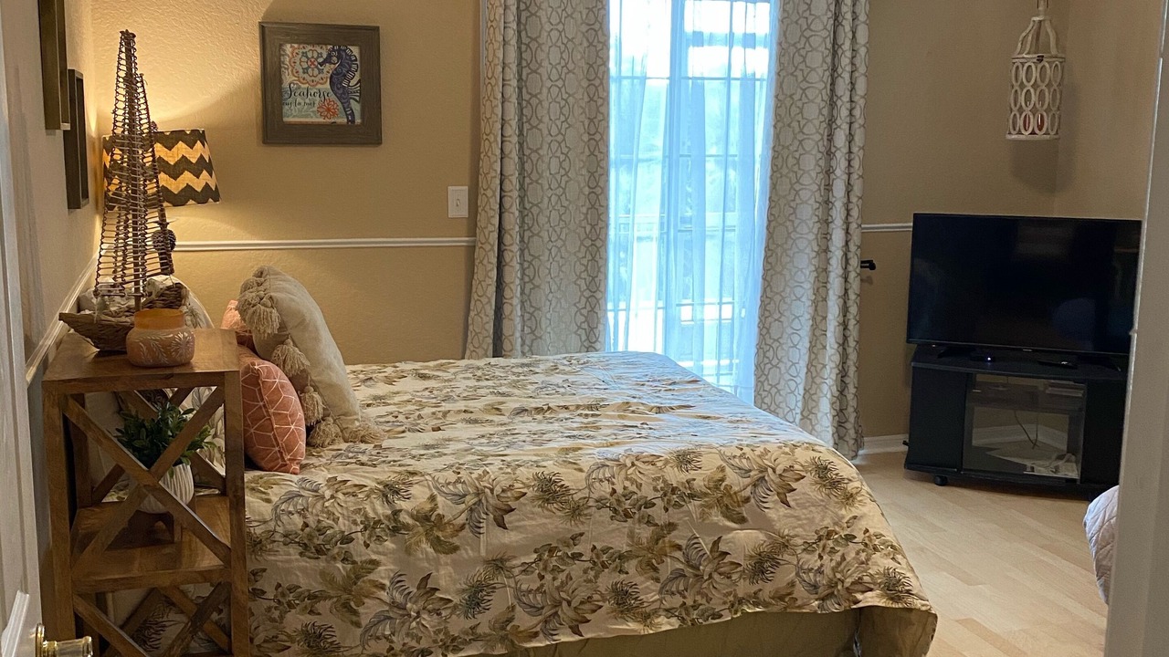 Photo of Bedroom in Weeki Wachee Gardens