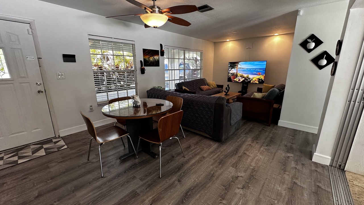 Photo of Livingroom in LaBelle