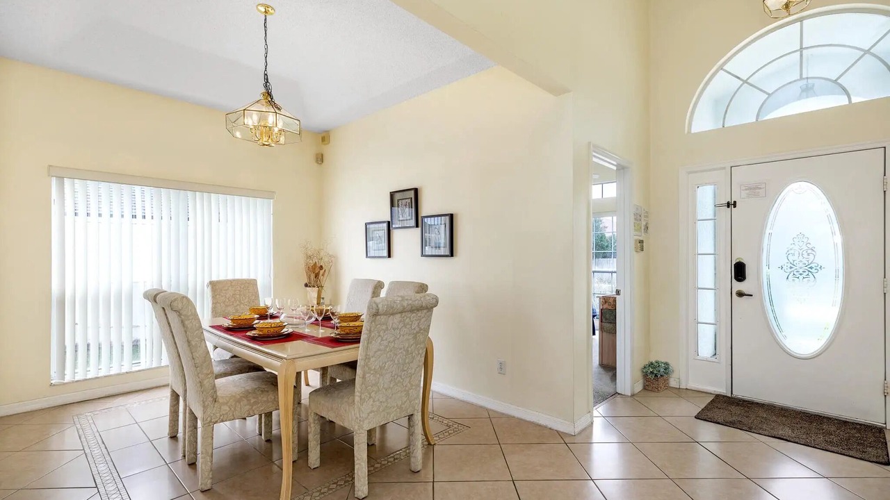 Photo of Livingroom in Lake Davenport Estates