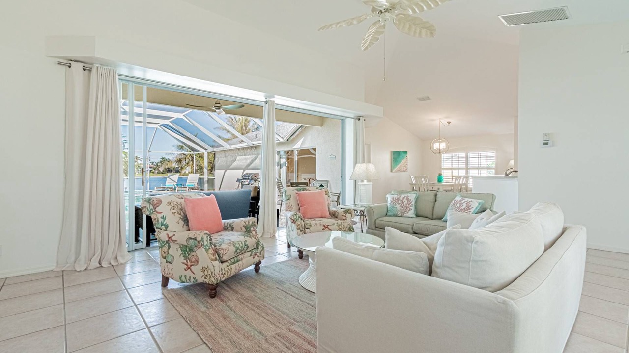 Photo of Livingroom in Central Naples