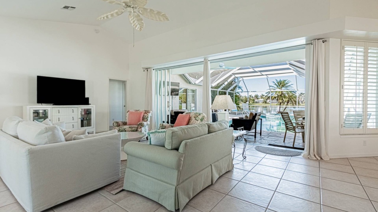Photo of Livingroom in Central Naples