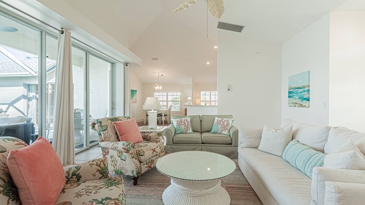 Photo of Livingroom in Central Naples