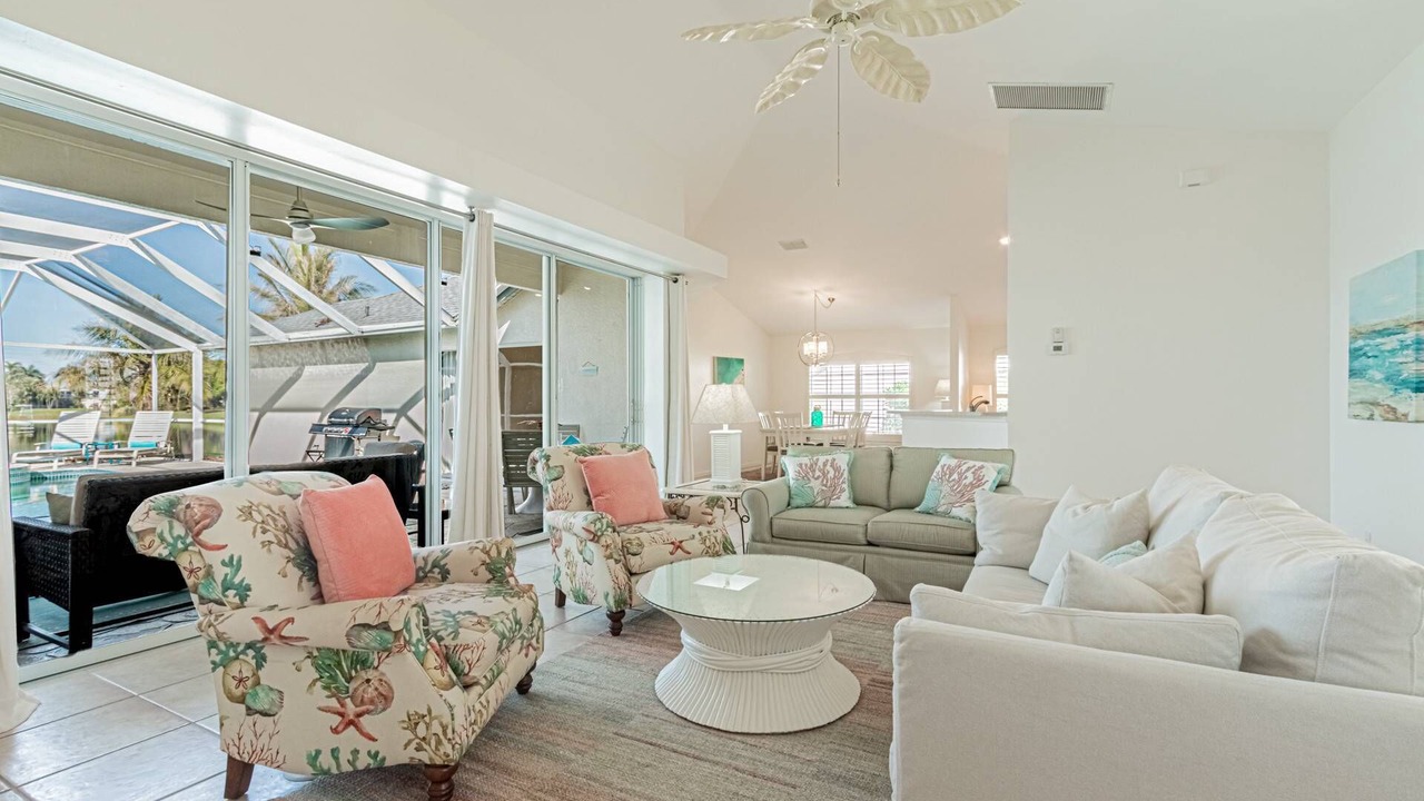 Photo of Livingroom in Central Naples