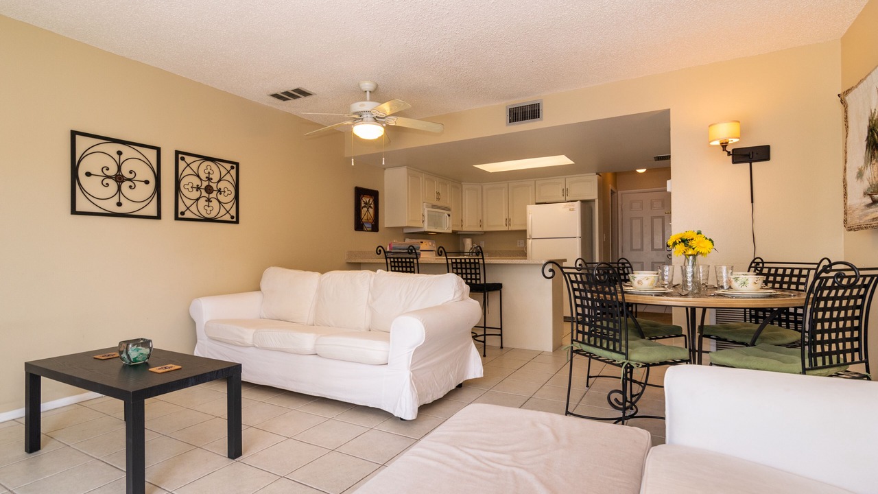 Photo of Livingroom in Holmes Beach