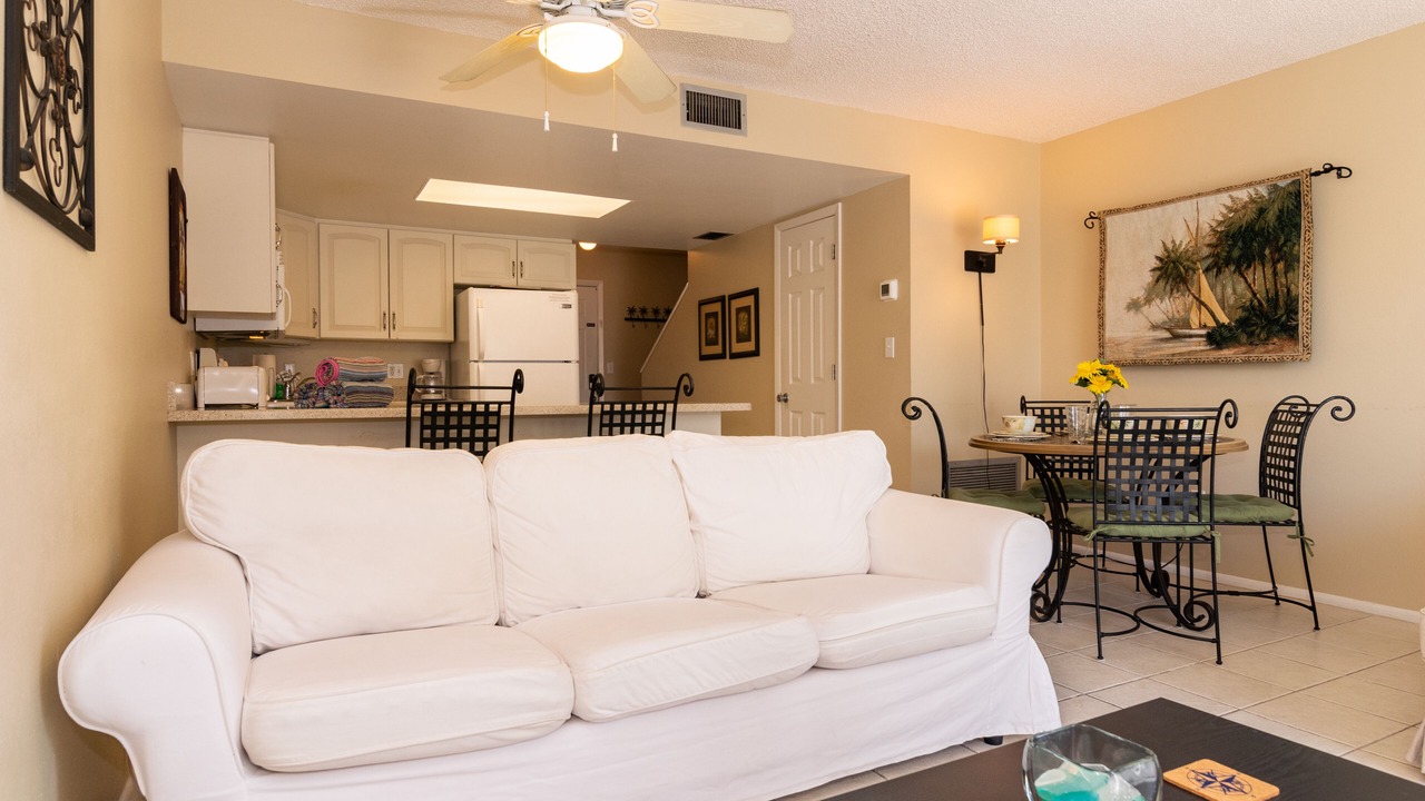 Photo of Livingroom in Holmes Beach
