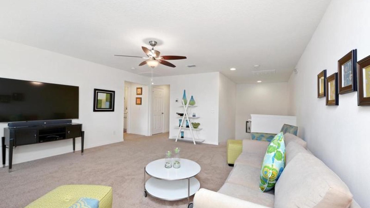 Photo of Livingroom in West Haven