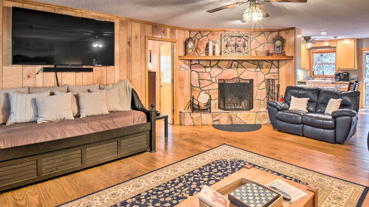 Photo of Livingroom in Lakemont