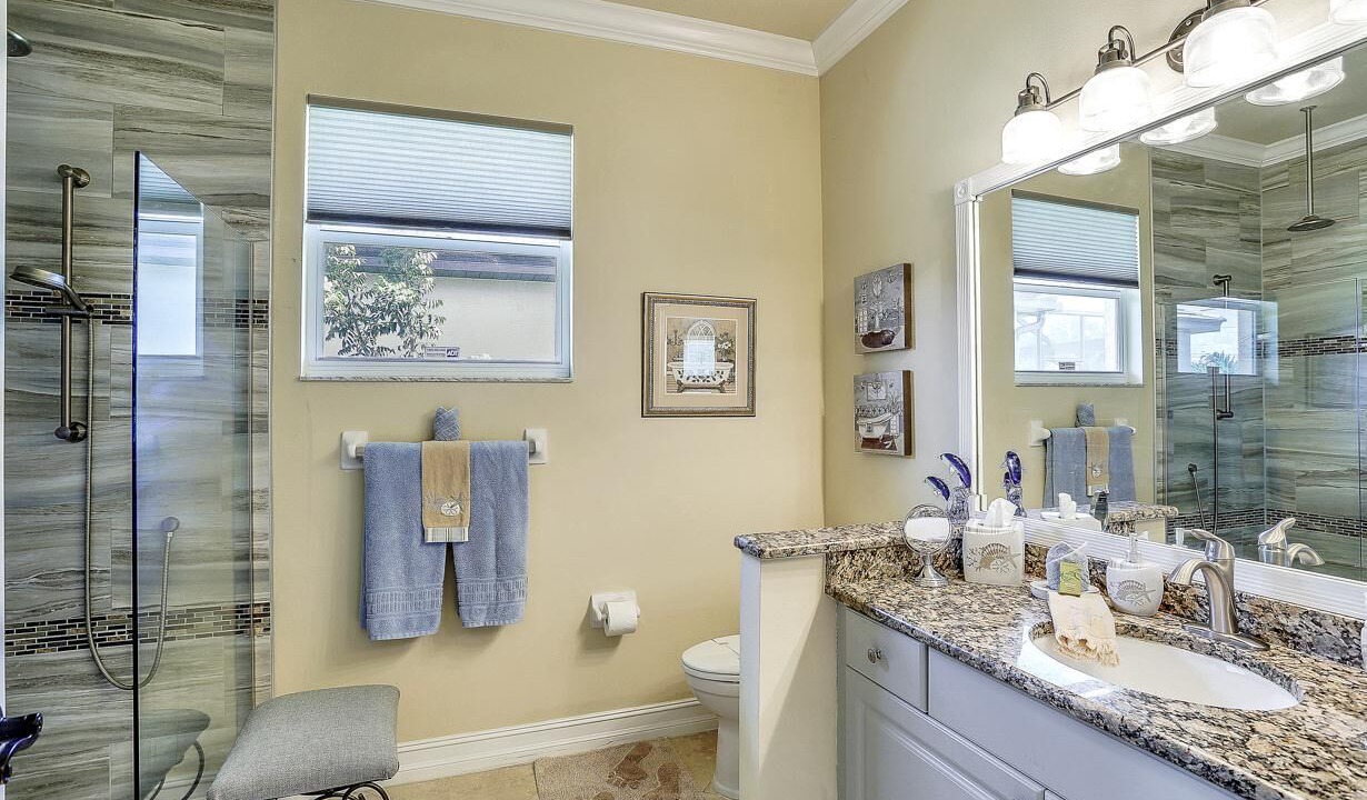 Photo of Bathroom in Pelican