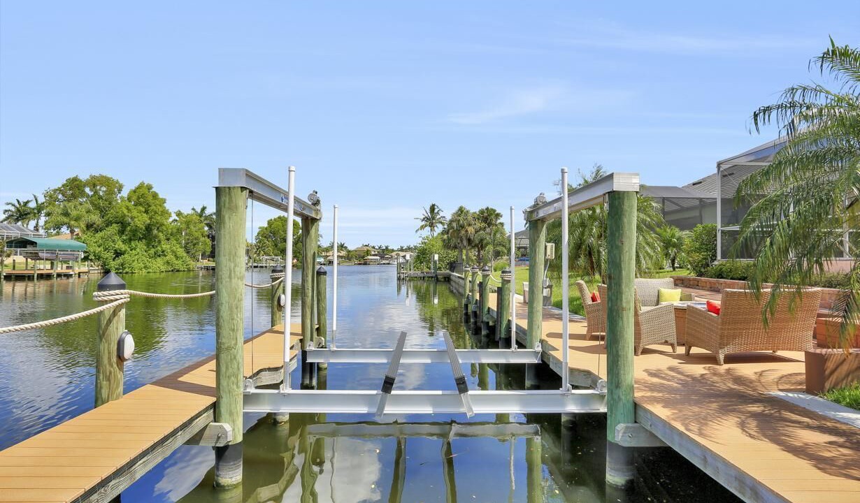 Photo of Outdoor in Pelican
