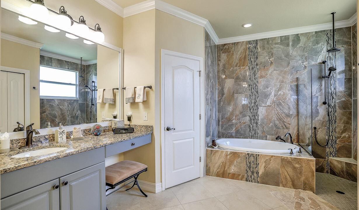 Photo of Bathroom in Pelican
