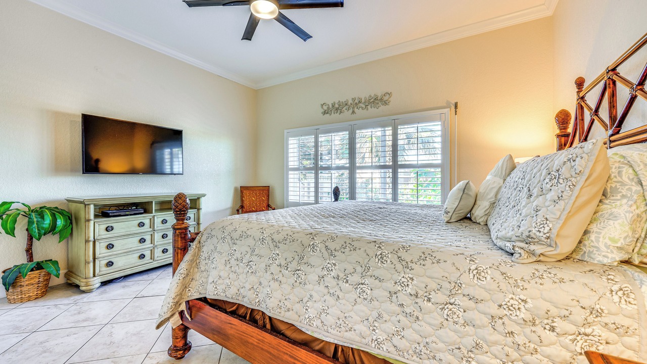 Photo of Bedroom in Beverly Beach