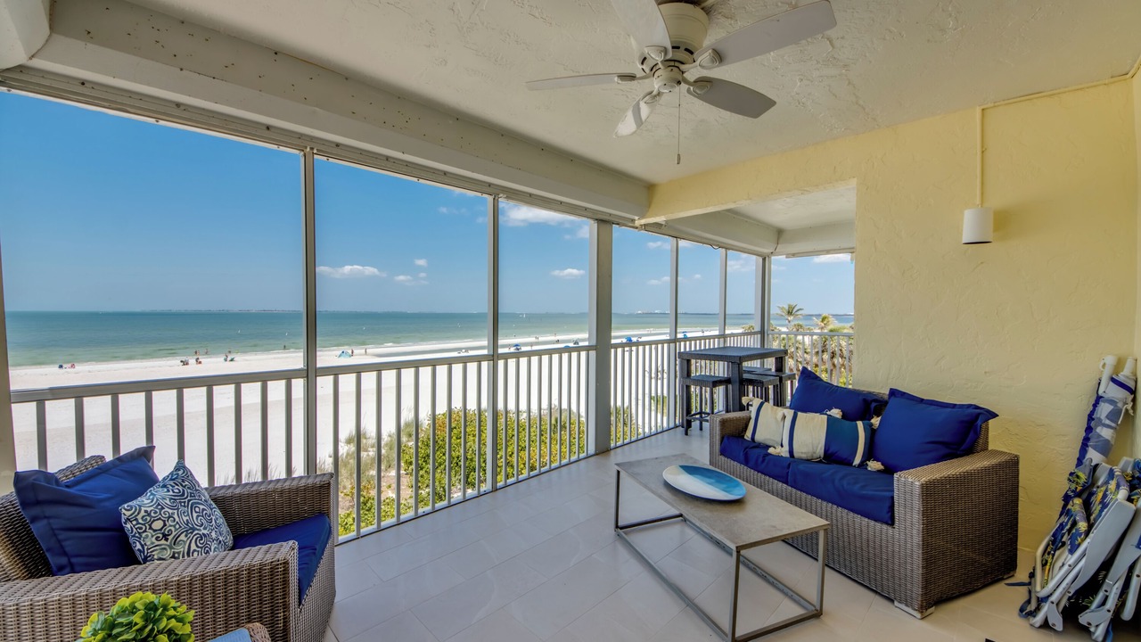 Photo of Livingroom in Fort Myers Beach
