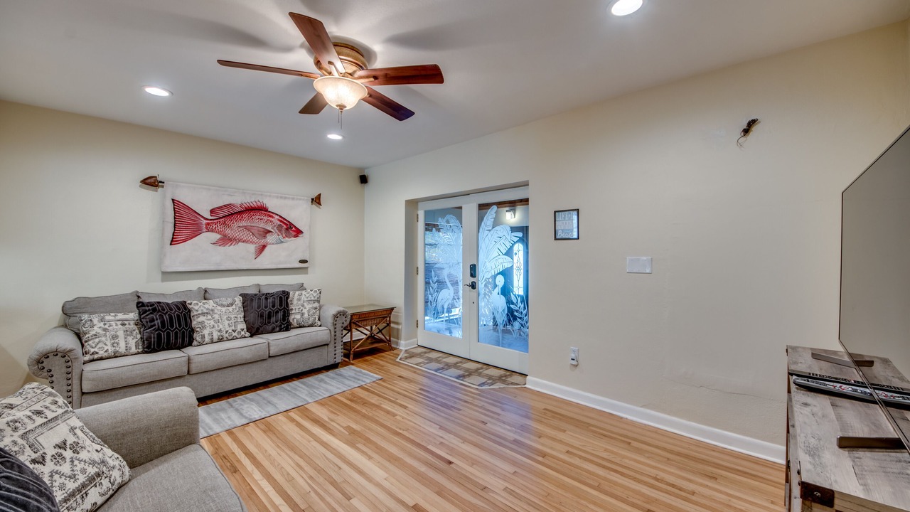 Photo of Livingroom in Laguna Shores