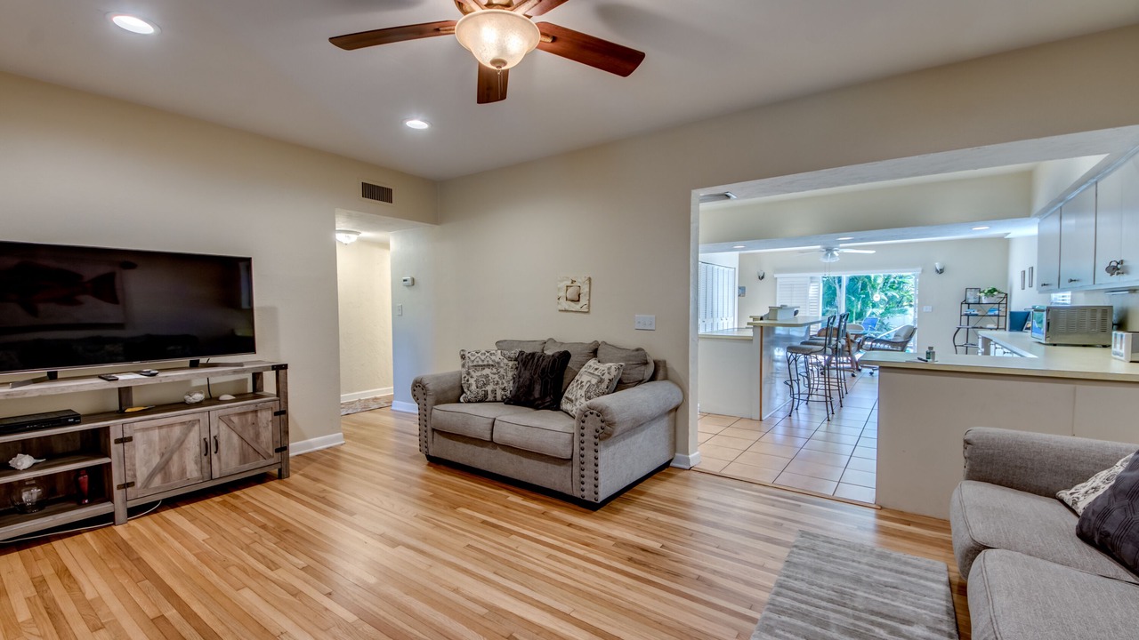 Photo of Livingroom in Laguna Shores