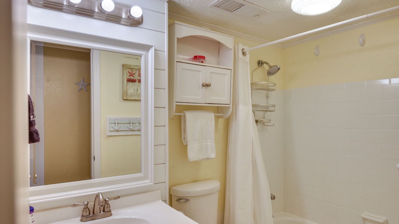 Photo of Bathroom in Lenox Park