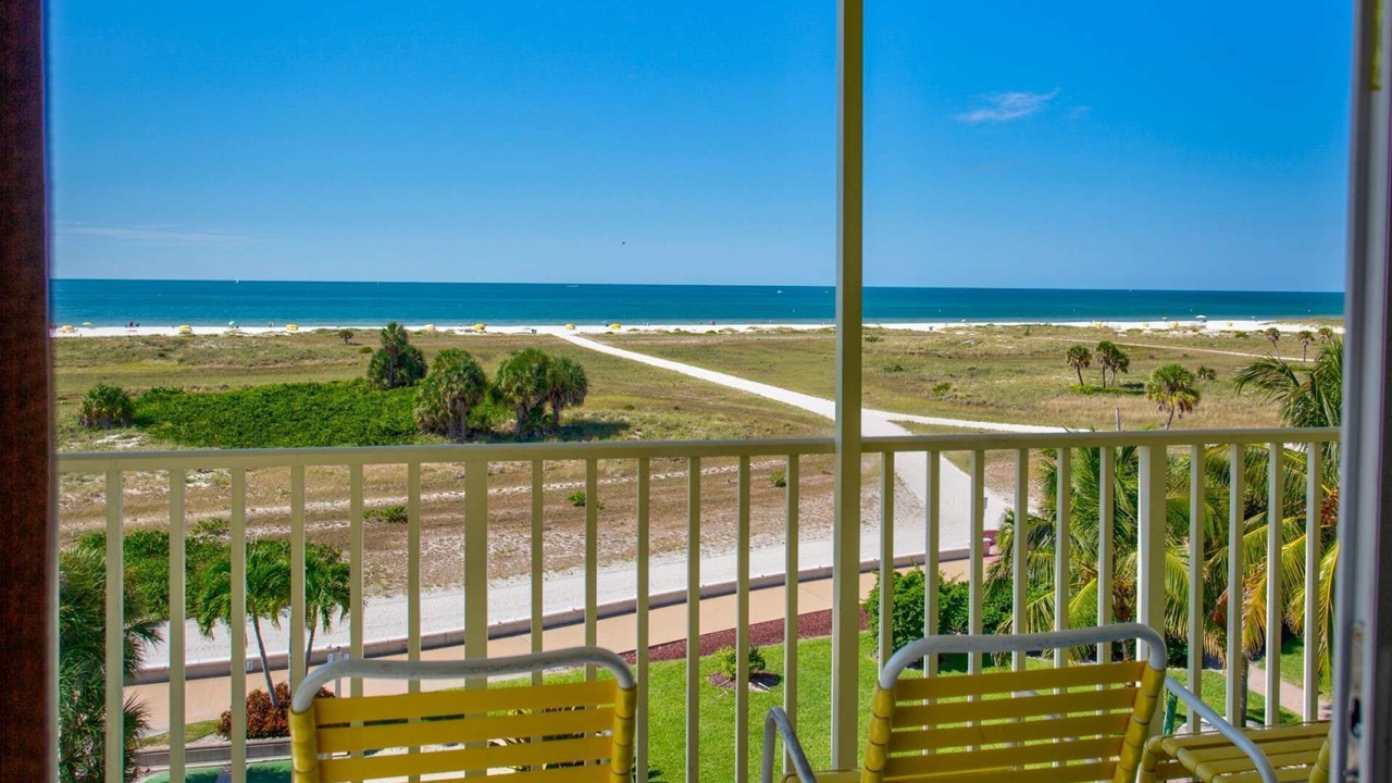 Photo of Patio Balcony in Treasure Island