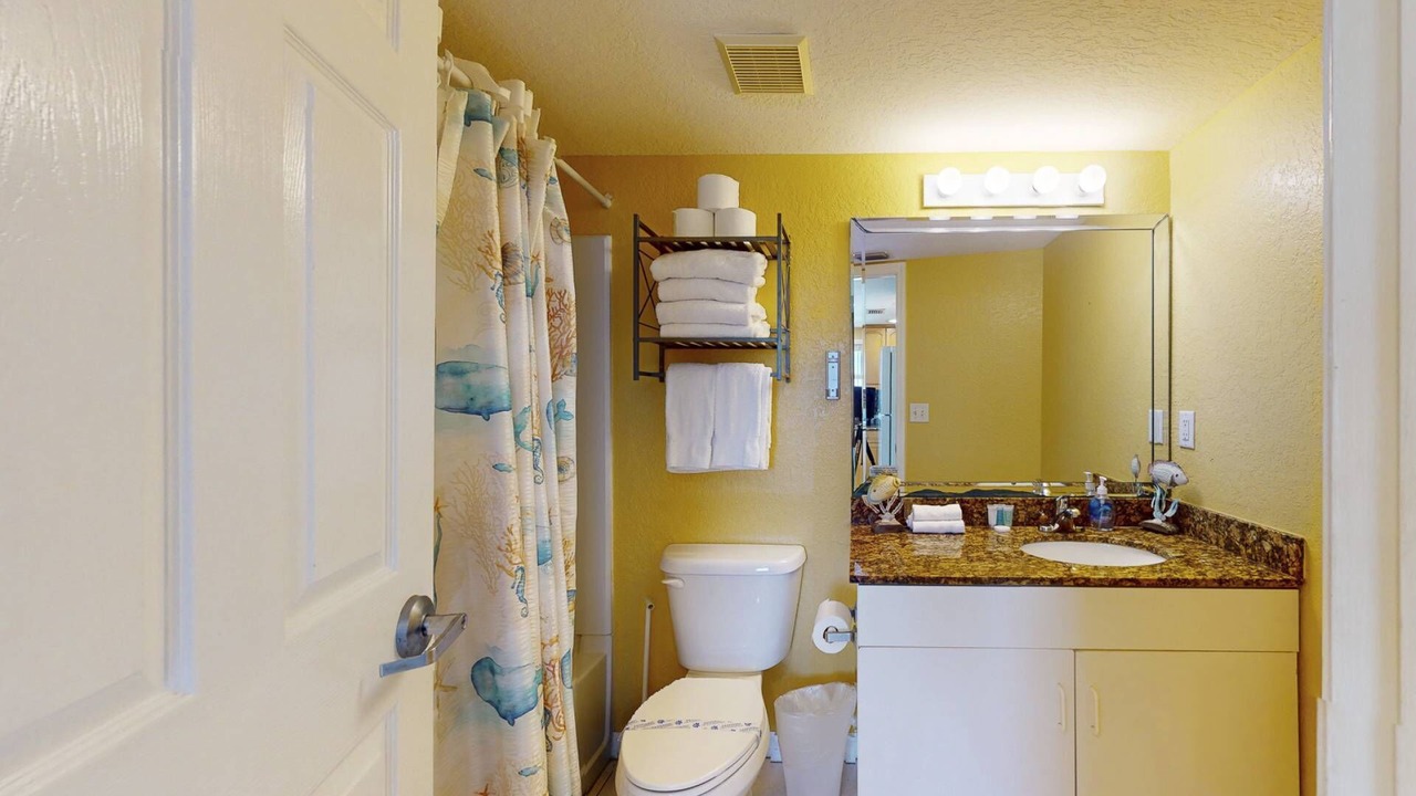Photo of Bathroom in Treasure Island