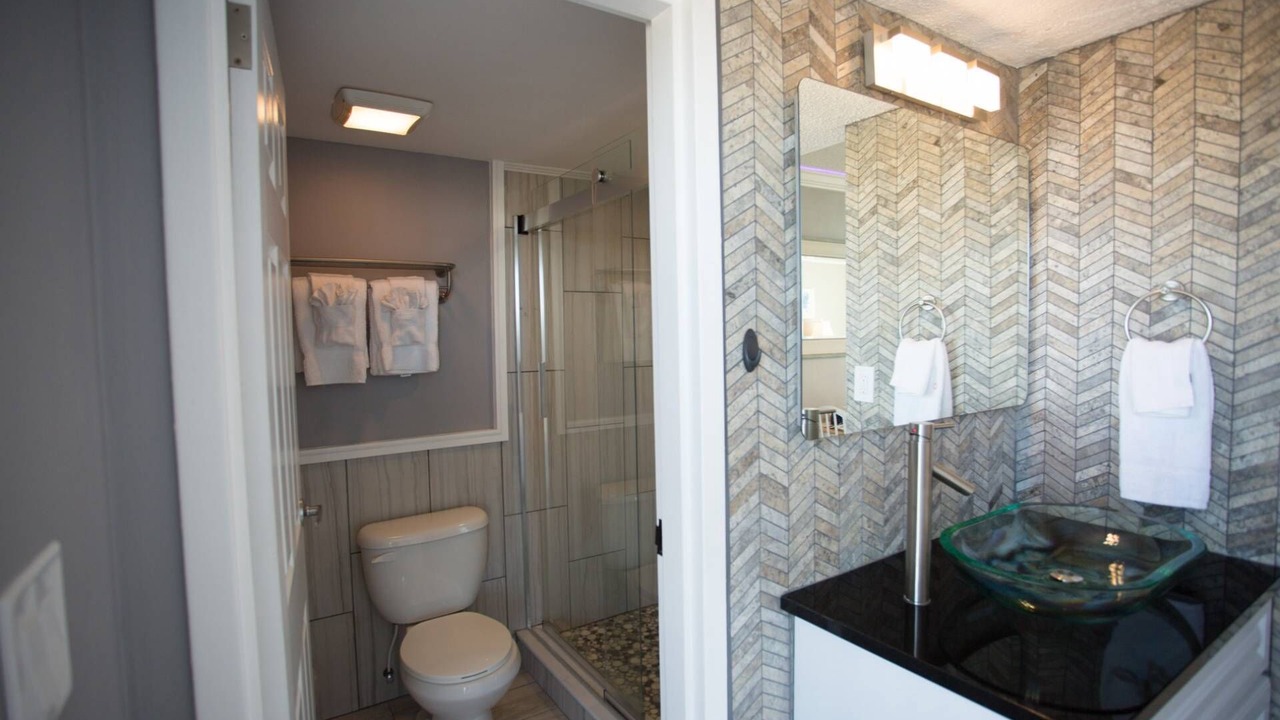 Photo of Bathroom in Treasure Island