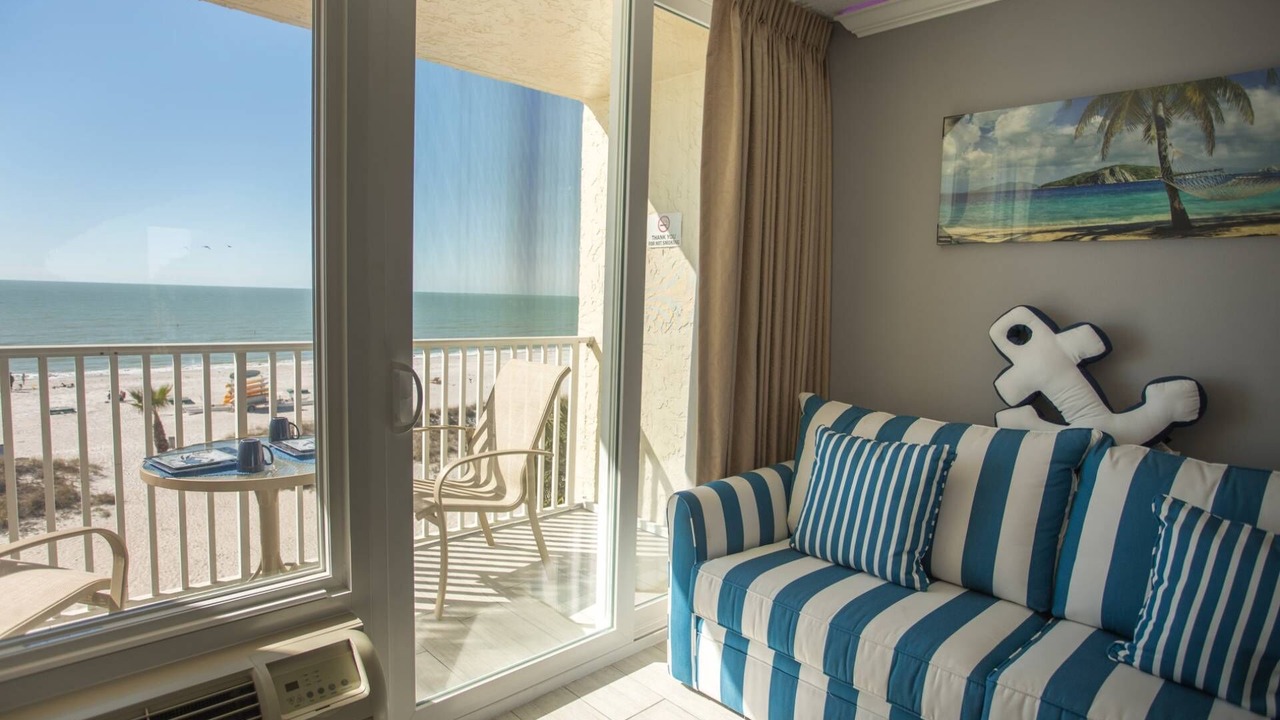 Photo of Livingroom in Treasure Island