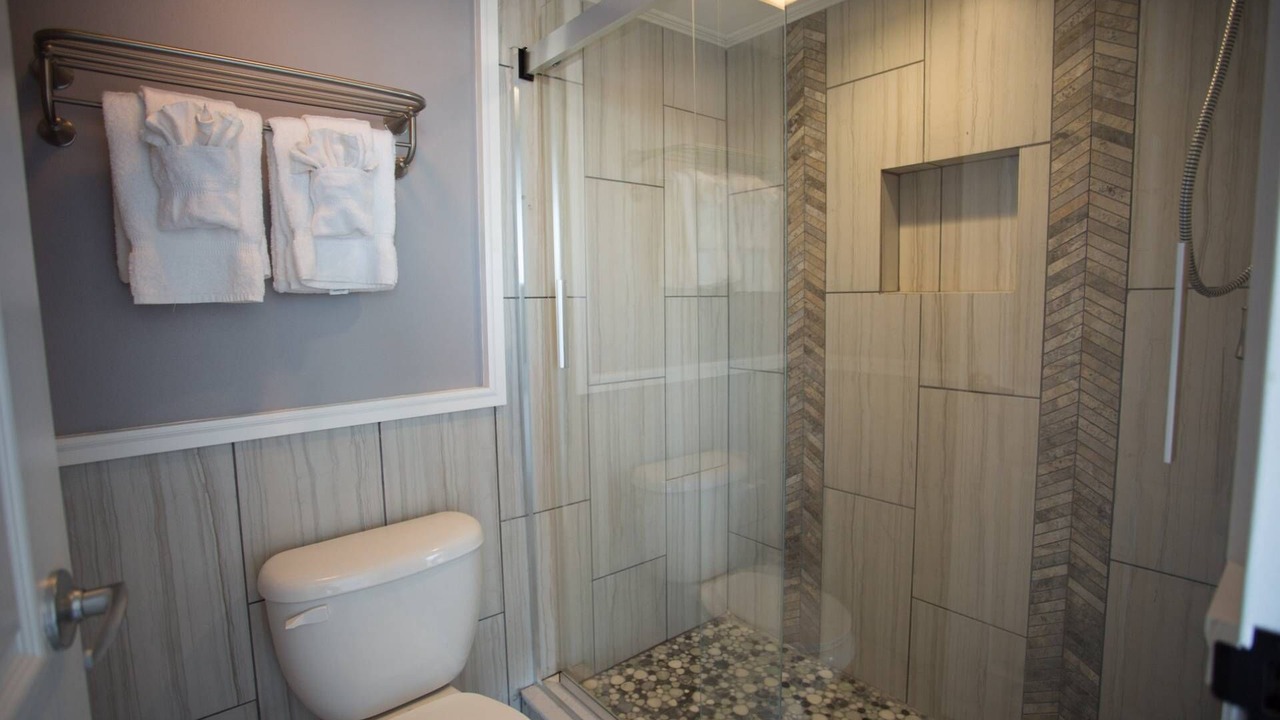 Photo of Bathroom in Treasure Island