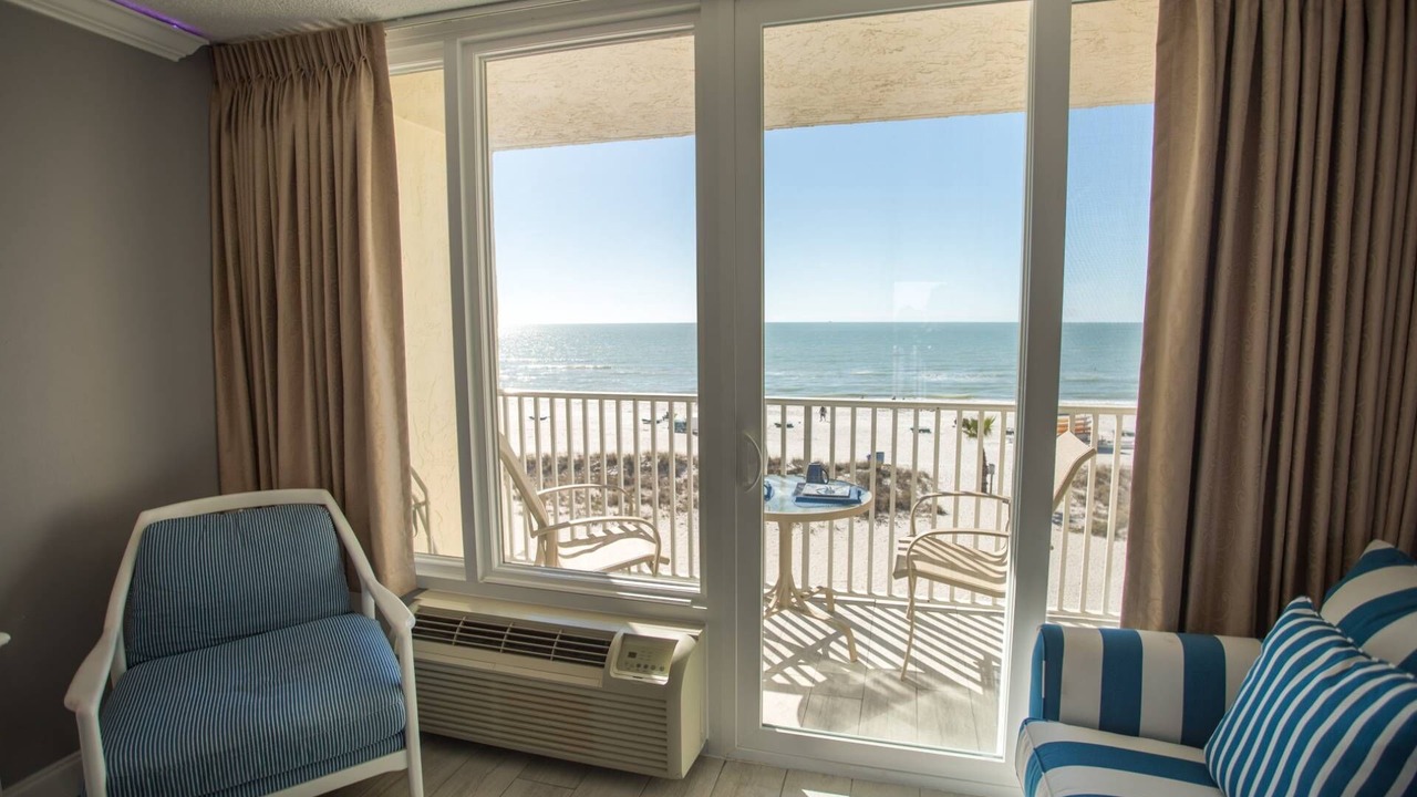 Photo of Livingroom in Treasure Island