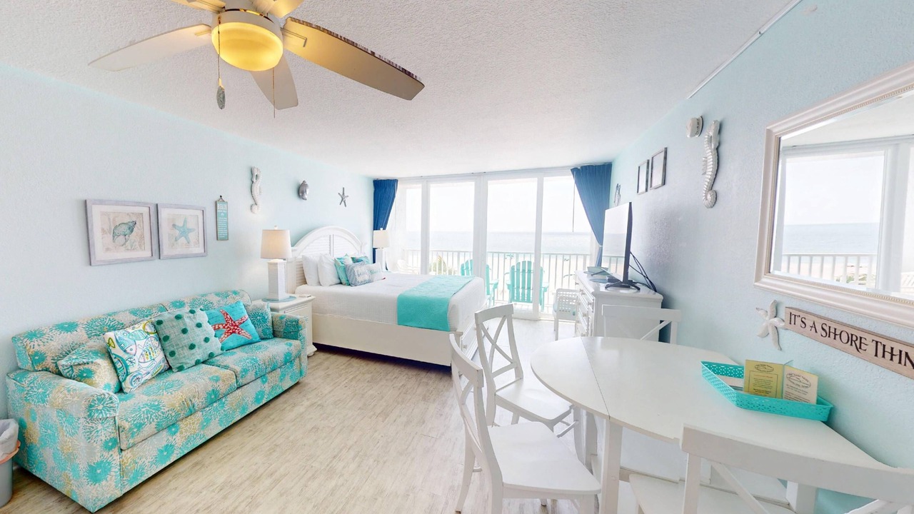 Photo of Livingroom in Treasure Island