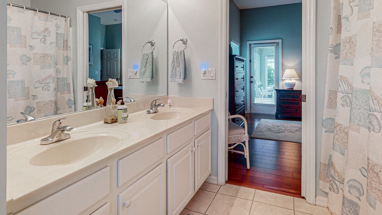 Photo of Bathroom in Beachwalk Isles