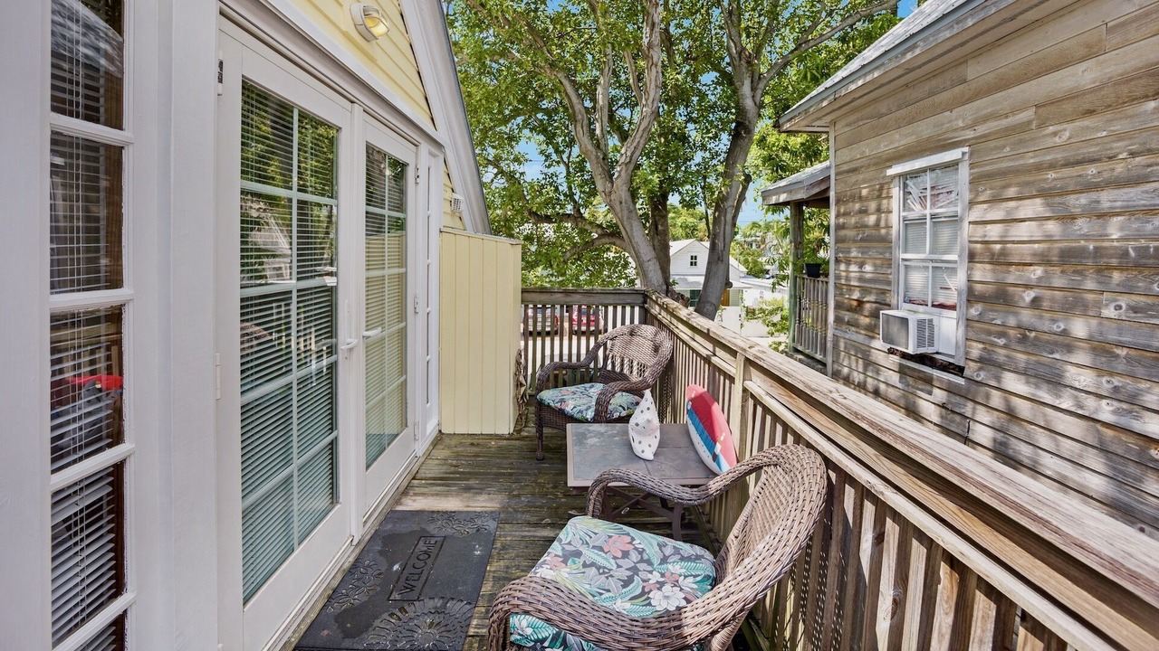 Photo of Patio Balcony in Uptown - Upper Duval