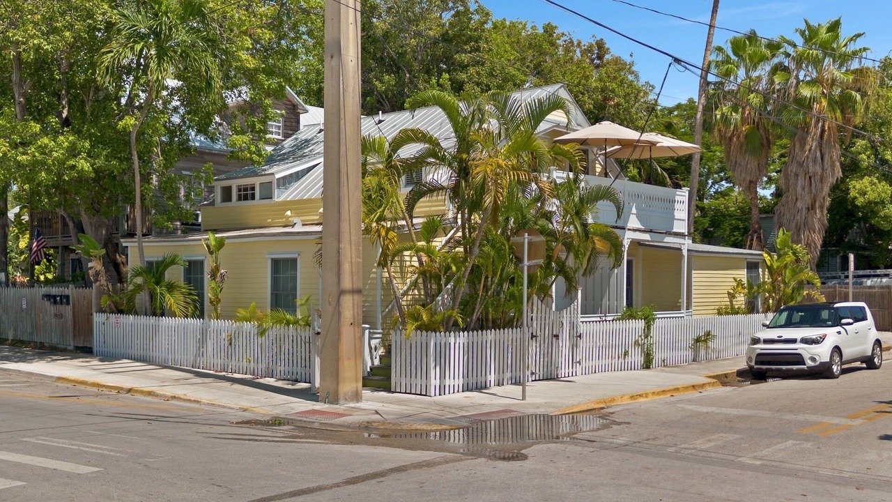 Photo of Others in Uptown - Upper Duval