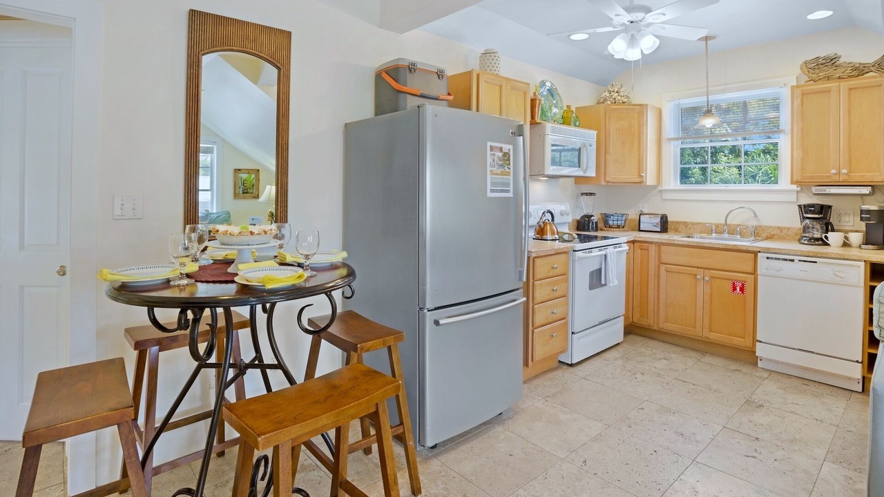 Photo of Kitchen in Uptown - Upper Duval