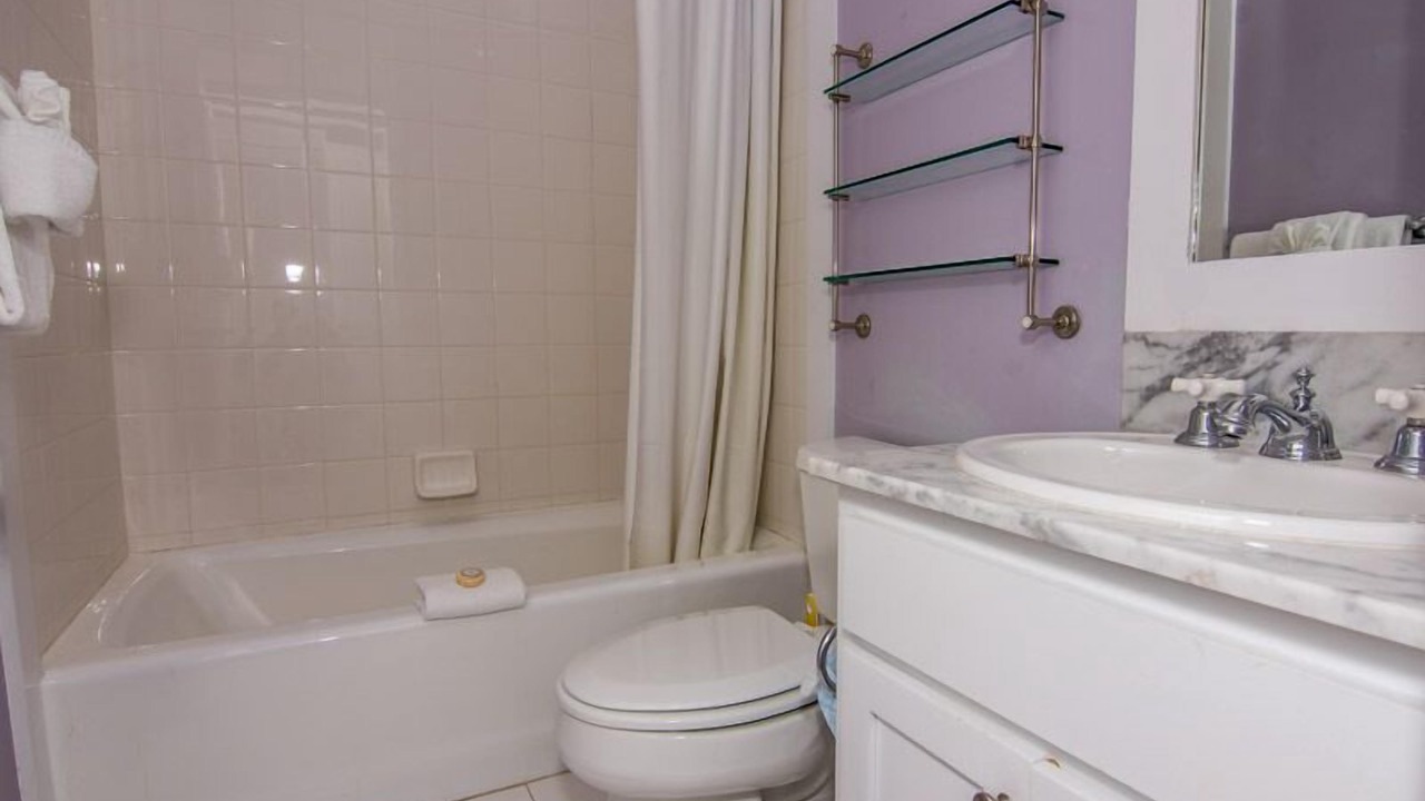 Photo of Bathroom in Delos