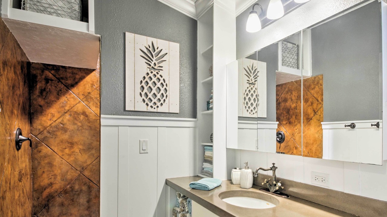 Photo of Bathroom in South Gate Ridge