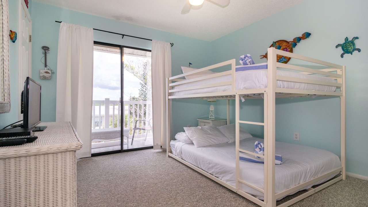 Photo of Bedroom in Holmes Beach