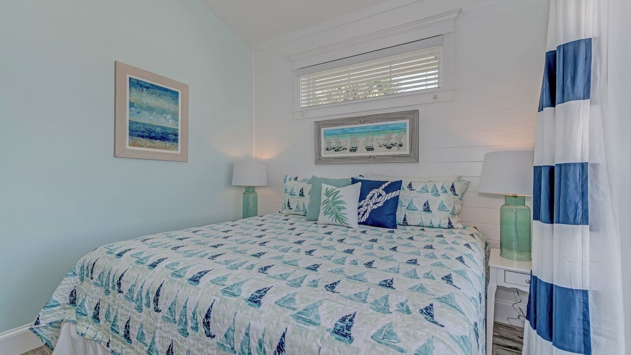Photo of Bedroom in Holmes Beach