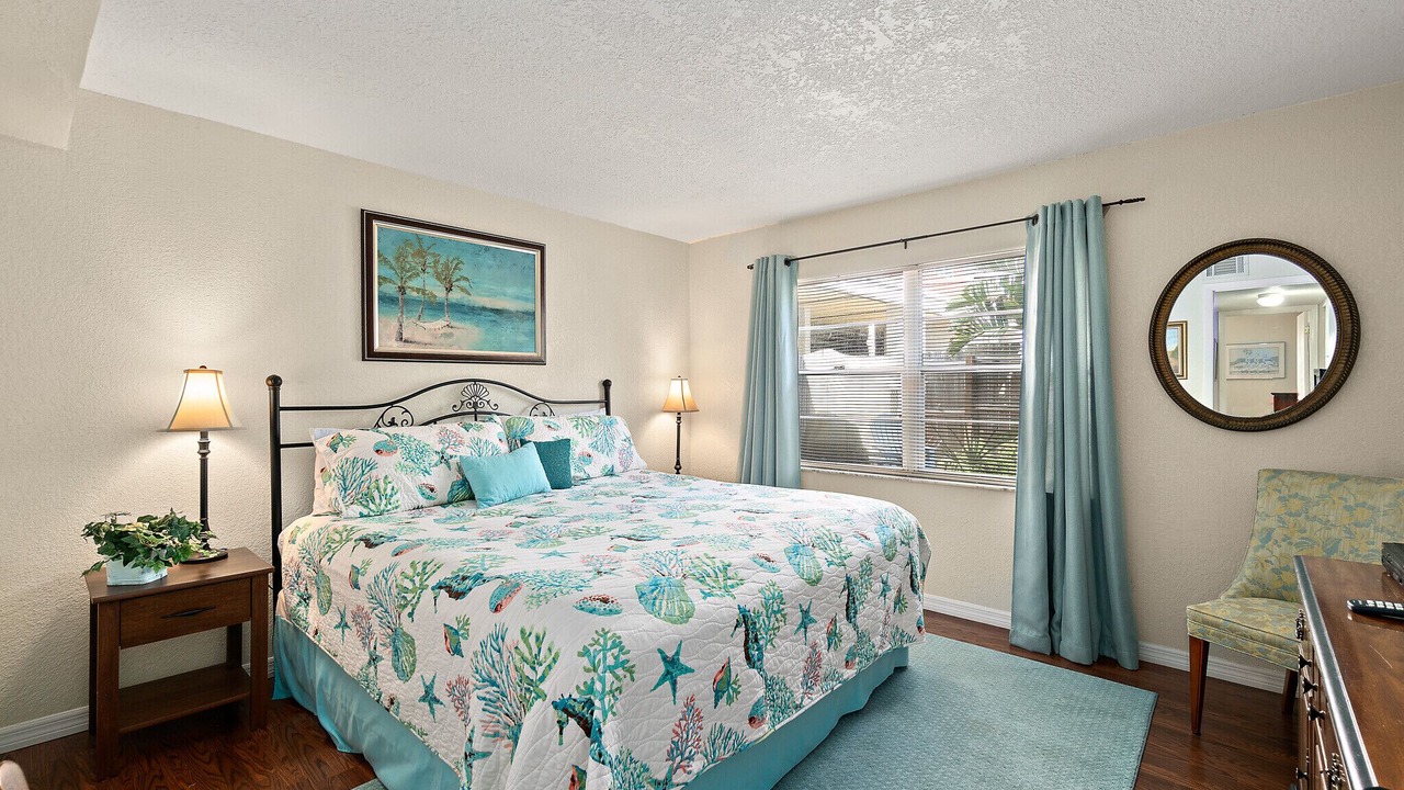 Photo of Bedroom in Historic Downtown Melbourne
