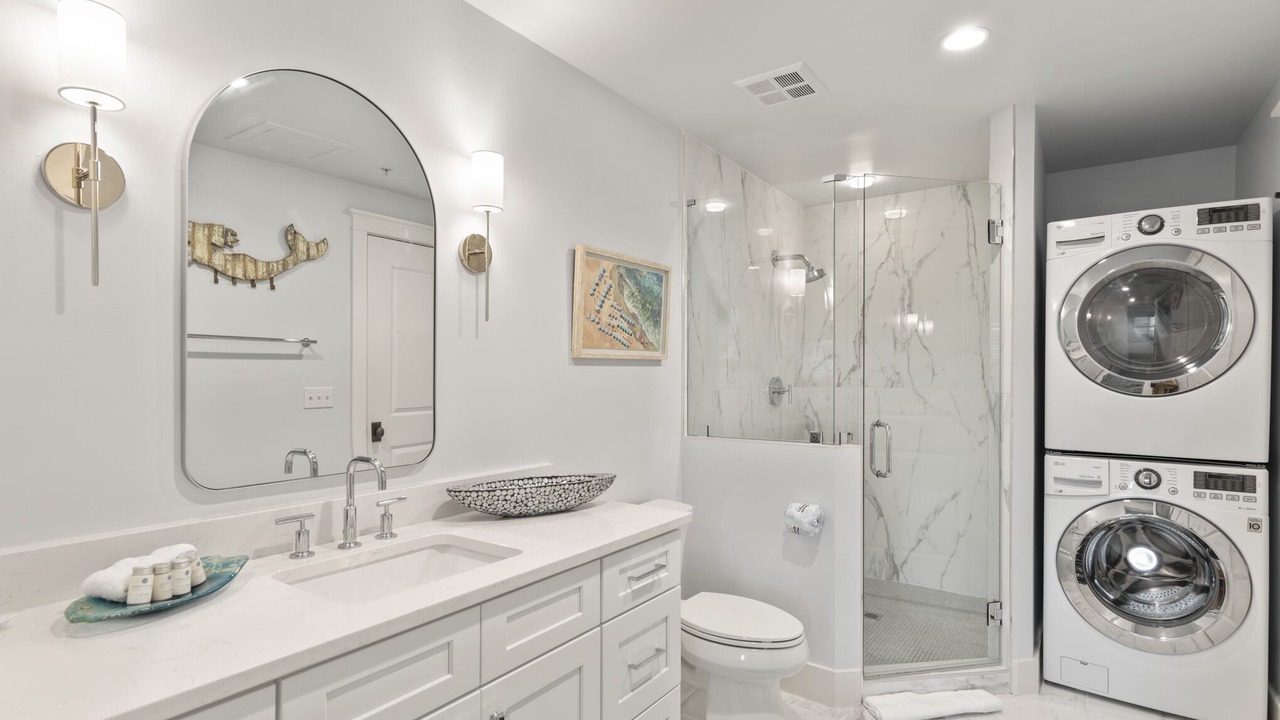 Photo of Bathroom in Gulf District