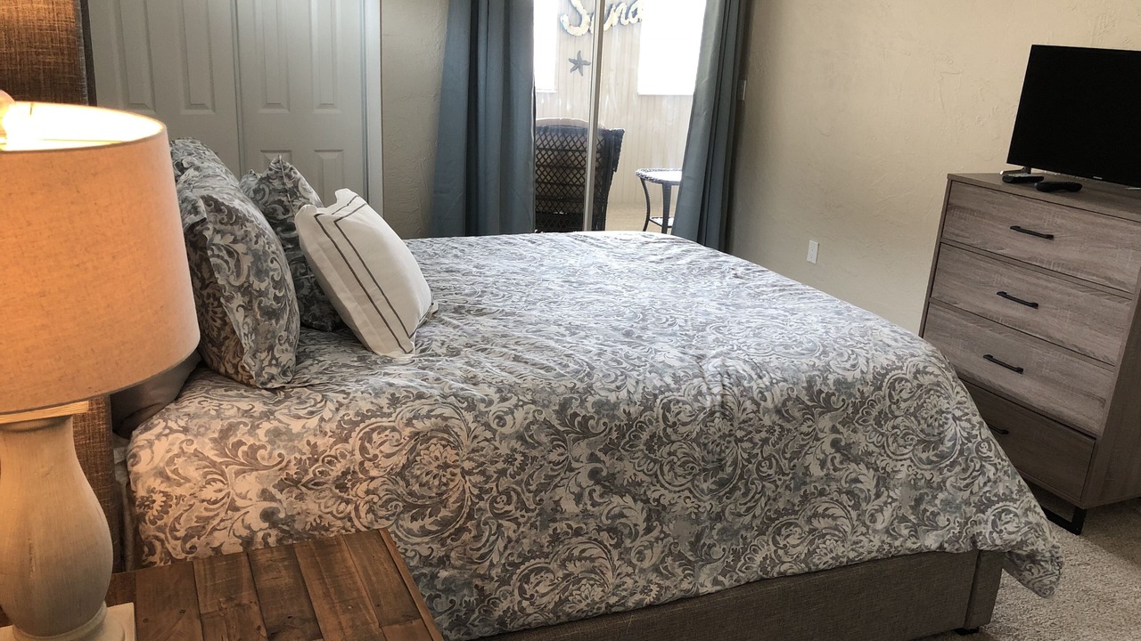 Photo of Bedroom in Naples Park