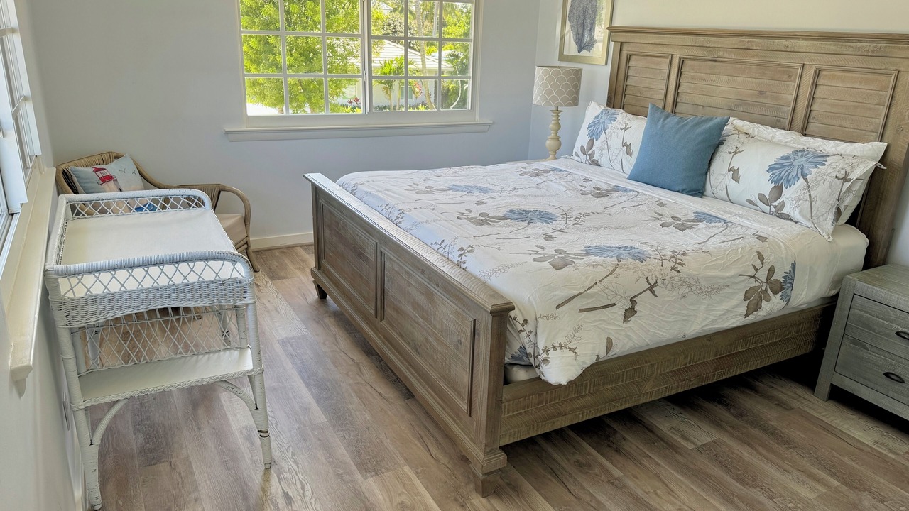 Photo of Bedroom in Lake Ida Shores