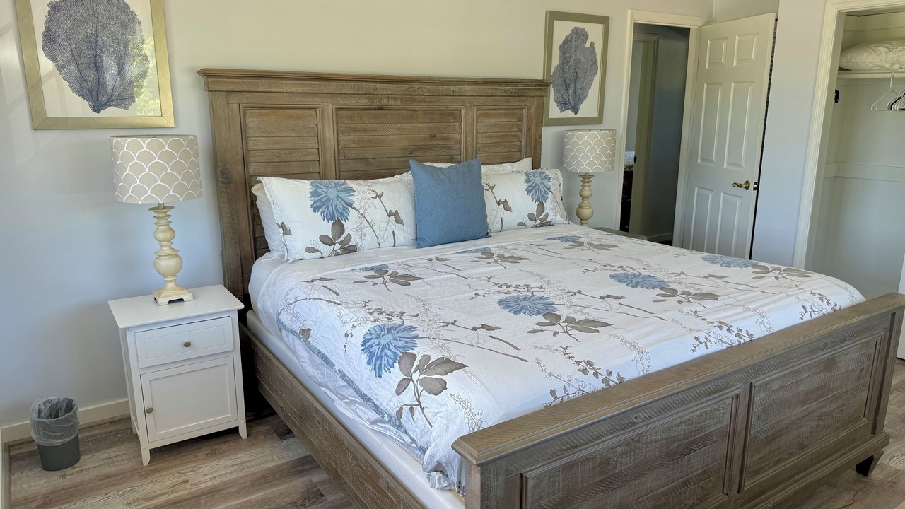 Photo of Bedroom in Lake Ida Shores