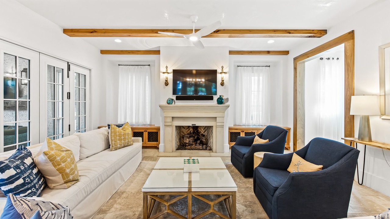 Photo of Livingroom in WaterSound Beach