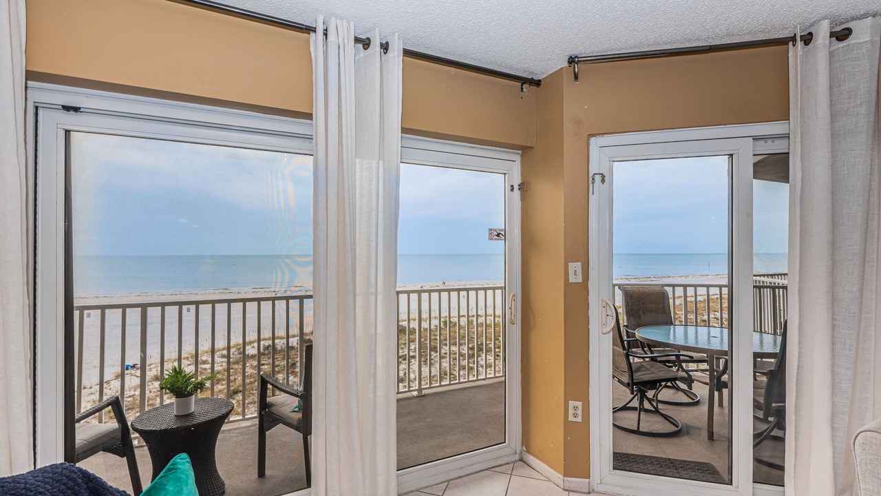 Photo of Livingroom in Clearwater Beach