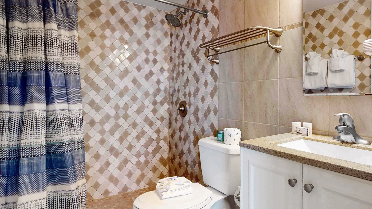 Photo of Bathroom in Lenox Park